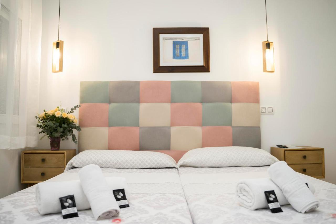 Hostal Goyesco Plaza Plasencia Esterno foto