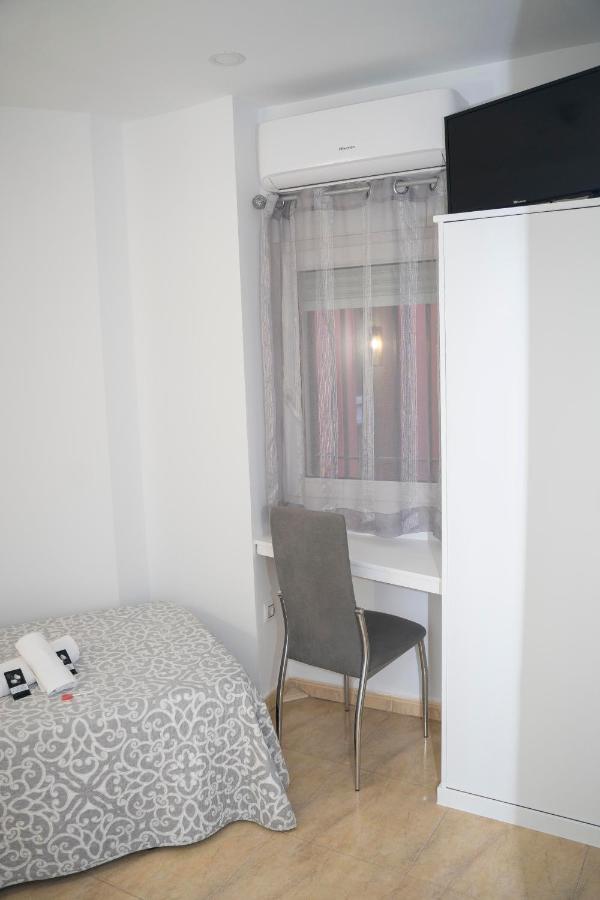 Hostal Goyesco Plaza Plasencia Esterno foto