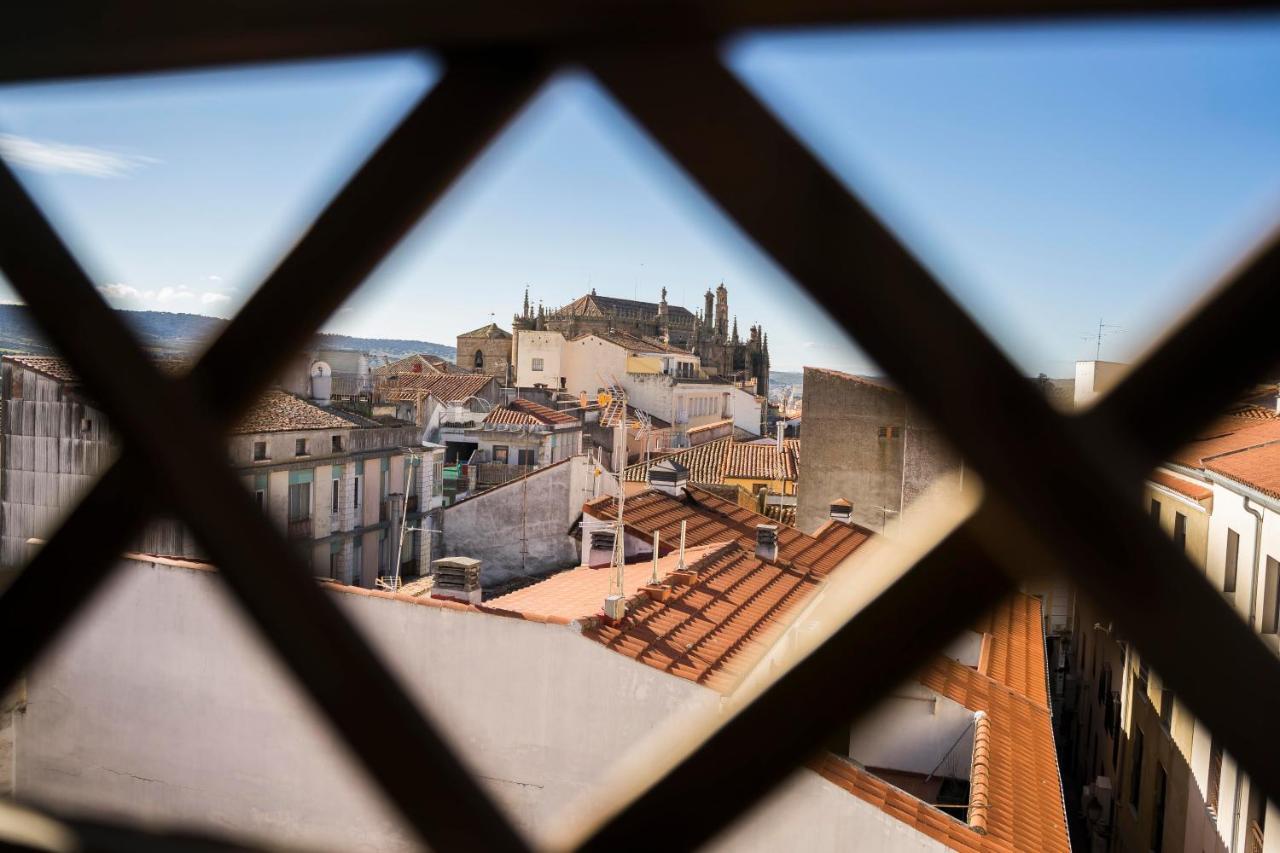 Hostal Goyesco Plaza Plasencia Esterno foto