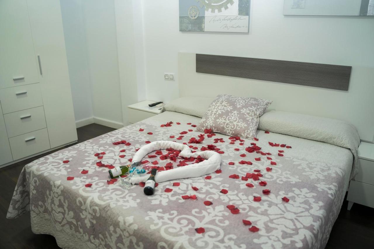 Hostal Goyesco Plaza Plasencia Esterno foto