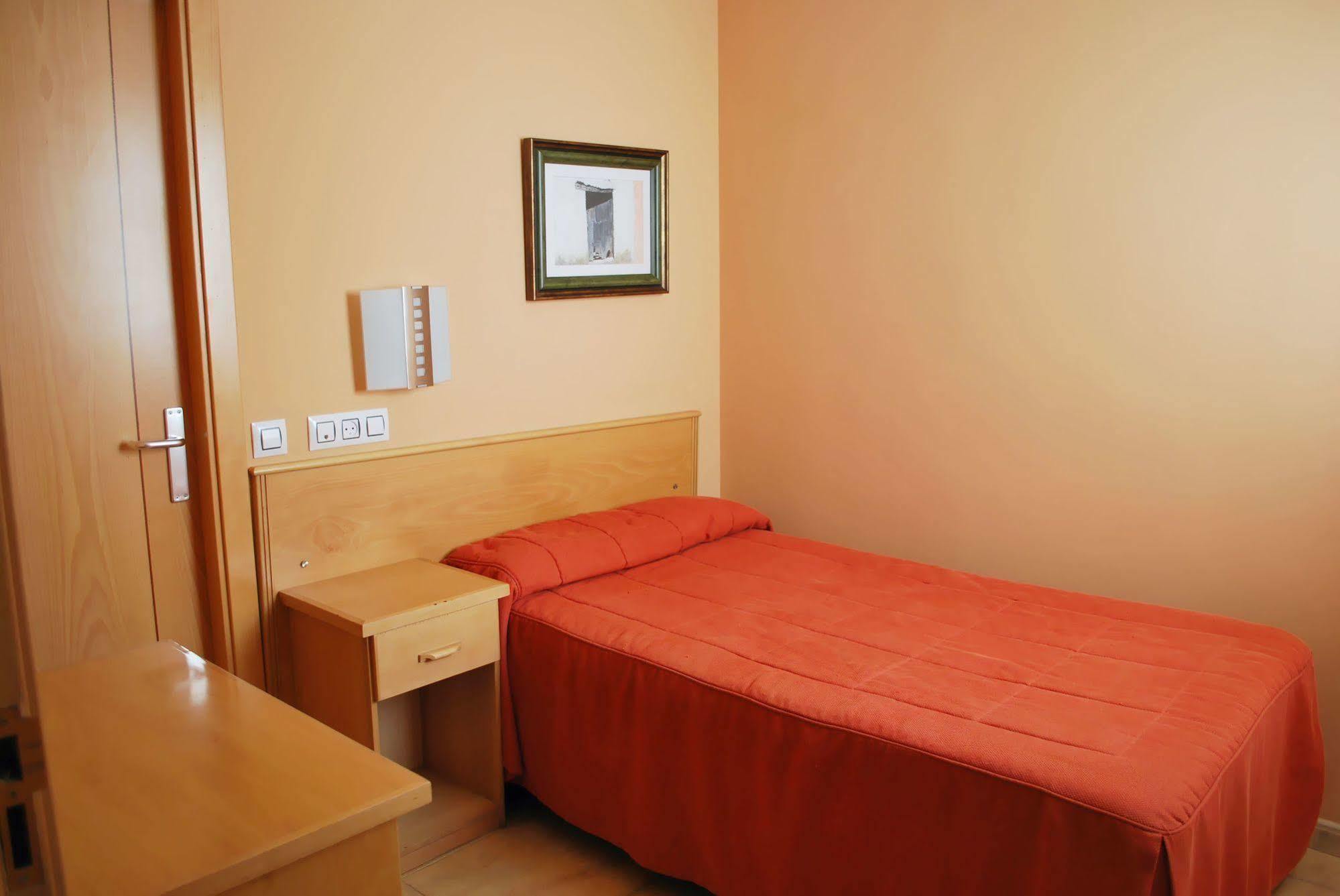 Hostal Goyesco Plaza Plasencia Esterno foto