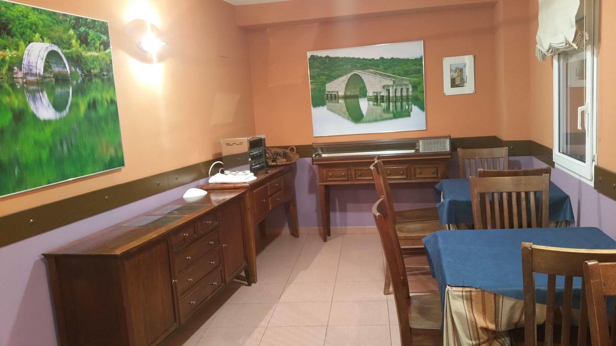 Hostal Goyesco Plaza Plasencia Esterno foto