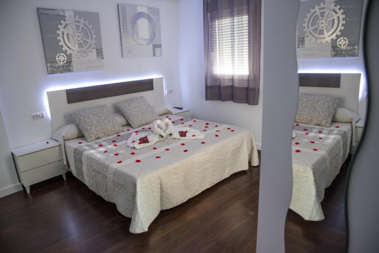 Hostal Goyesco Plaza Plasencia Esterno foto
