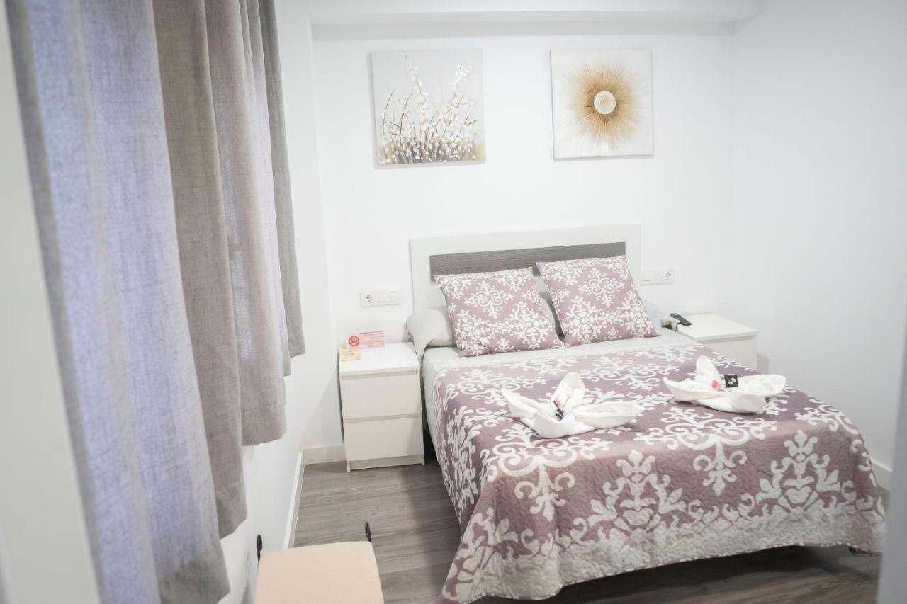 Hostal Goyesco Plaza Plasencia Esterno foto