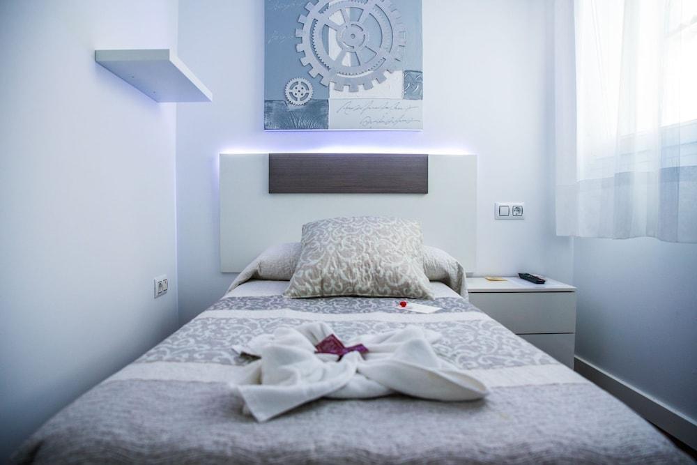 Hostal Goyesco Plaza Plasencia Esterno foto